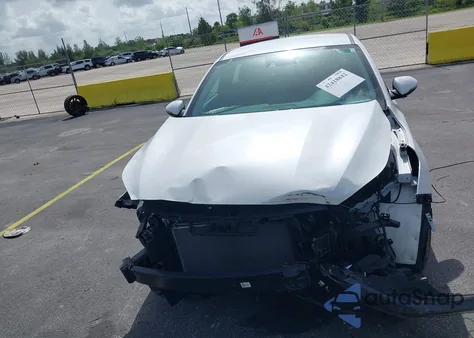 2024 Kia Forte Lxs z USA, uszkodzony, nr VIN 3KPF24AD1RE758768